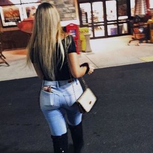 Meet your Posher, Abby